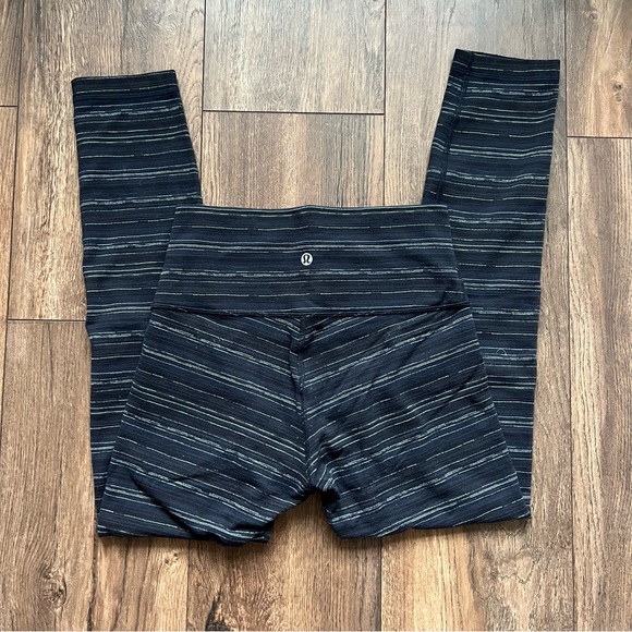 Lululemon Navy Striped Cropped Ankle Cut High Waist Leggings Sz 6 - Picture 8 of 8